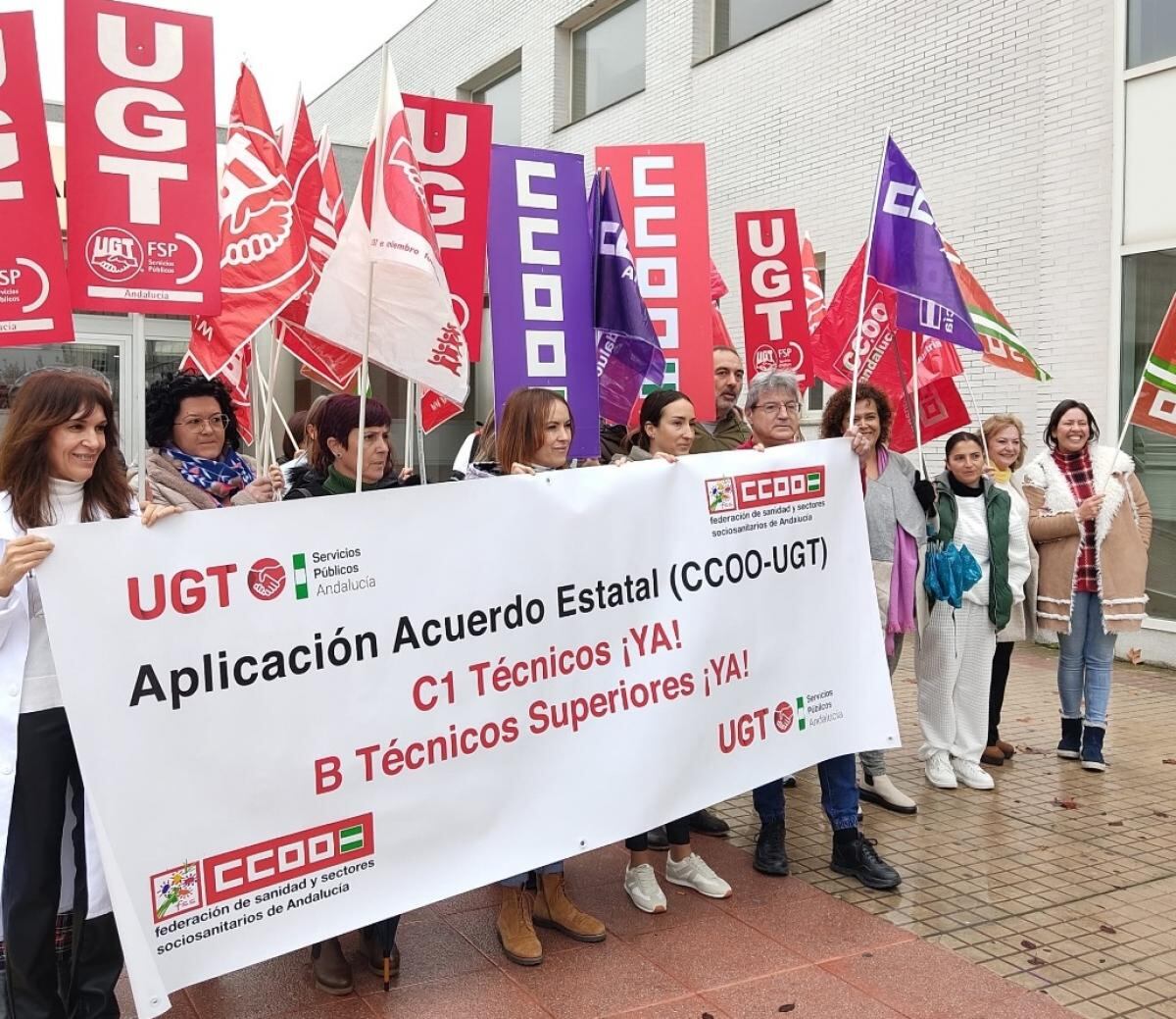 CCOO y UGT se movilizan en Andújar para exigir la promoción de los auxiliares de enfermería