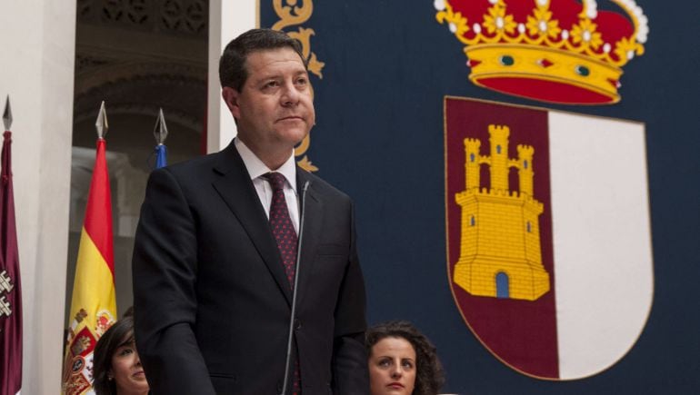 GRA211. TOLEDO, 04/07/2015.- El socialista Emiliano García-Page, durante el acto de toma de posesión como presidente del gobierno de Castilla La Mancha, celebrado esta tarde en el Palacio de Fuensalida de Toledo. EFE / Ignacio López.