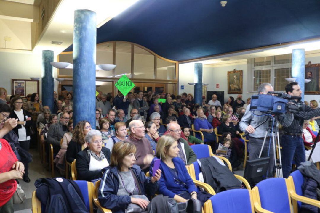 La sala de plens de l’ajuntament durant el ple