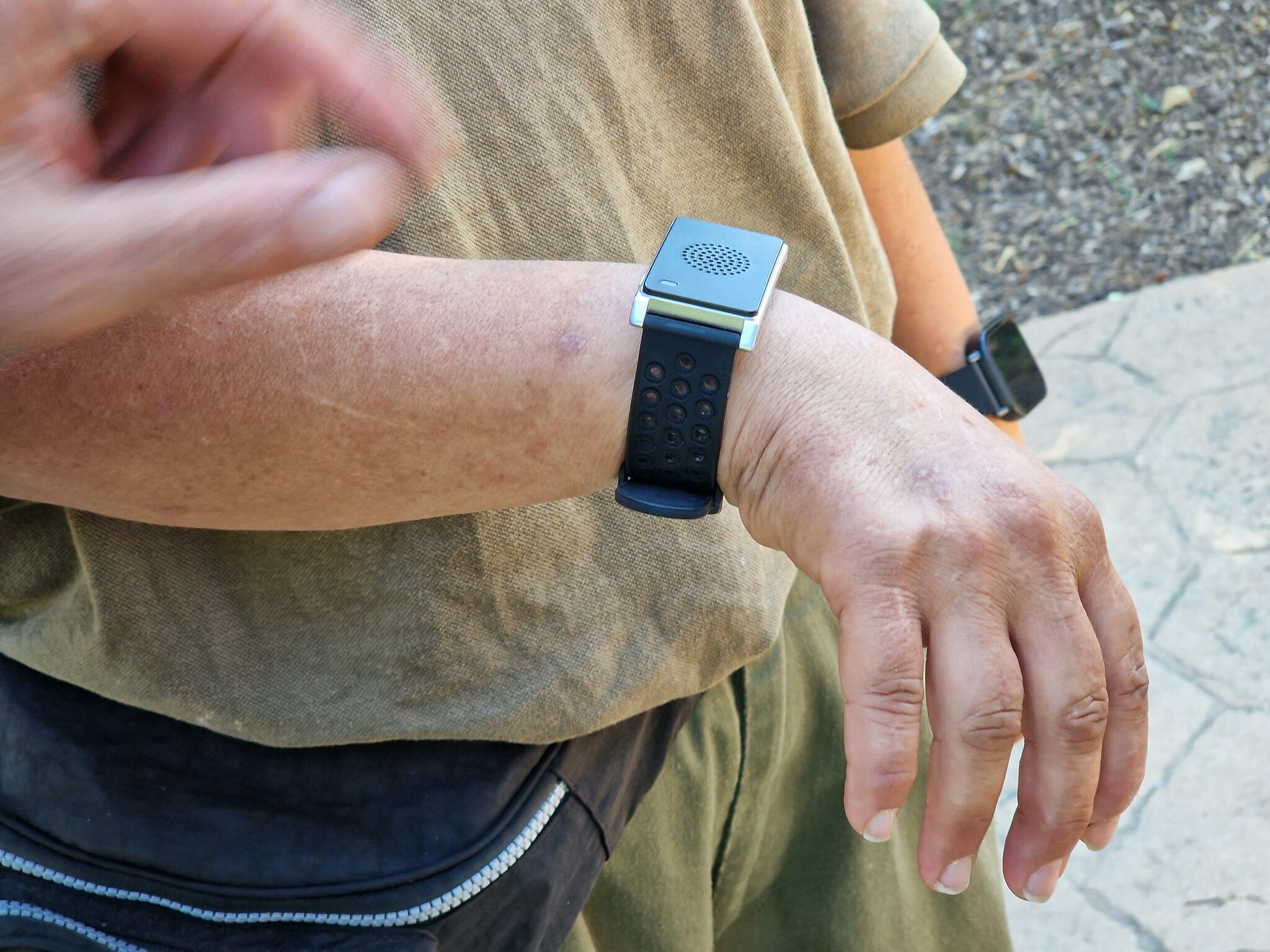 La pulsera alerta de posibles golpes de calor monitorizando las constantes vitales del trabajador