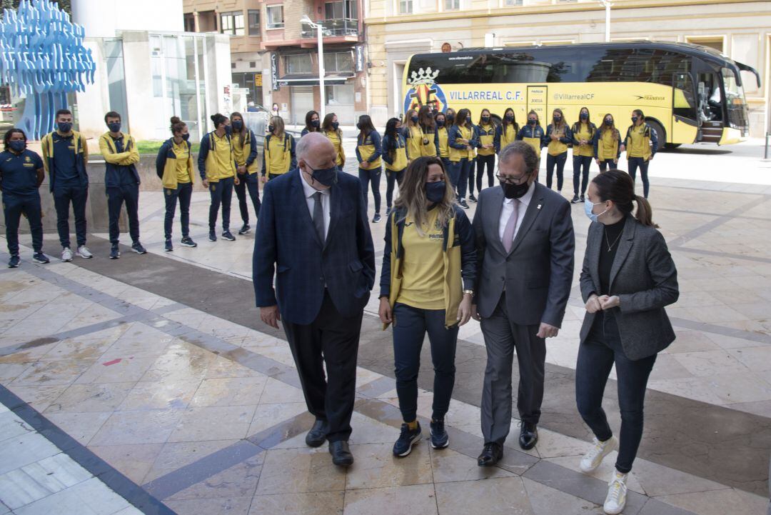 Recepción el pasado mes de abril al equipo femenino del Villarreal tras su ascenso a Primera División. Imagen de archivo