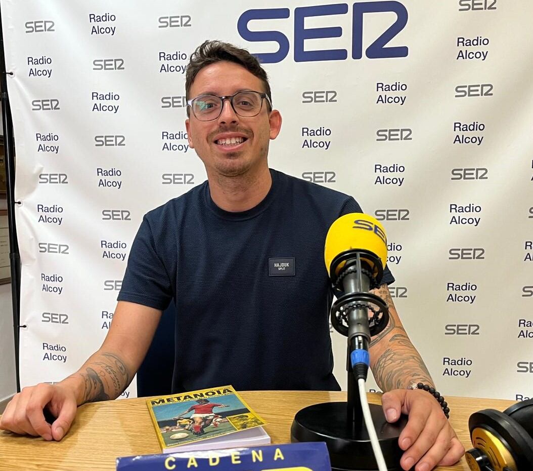 Jordi Pérez Hernández presenta en Radio Alcoy su libro "Metanoia"