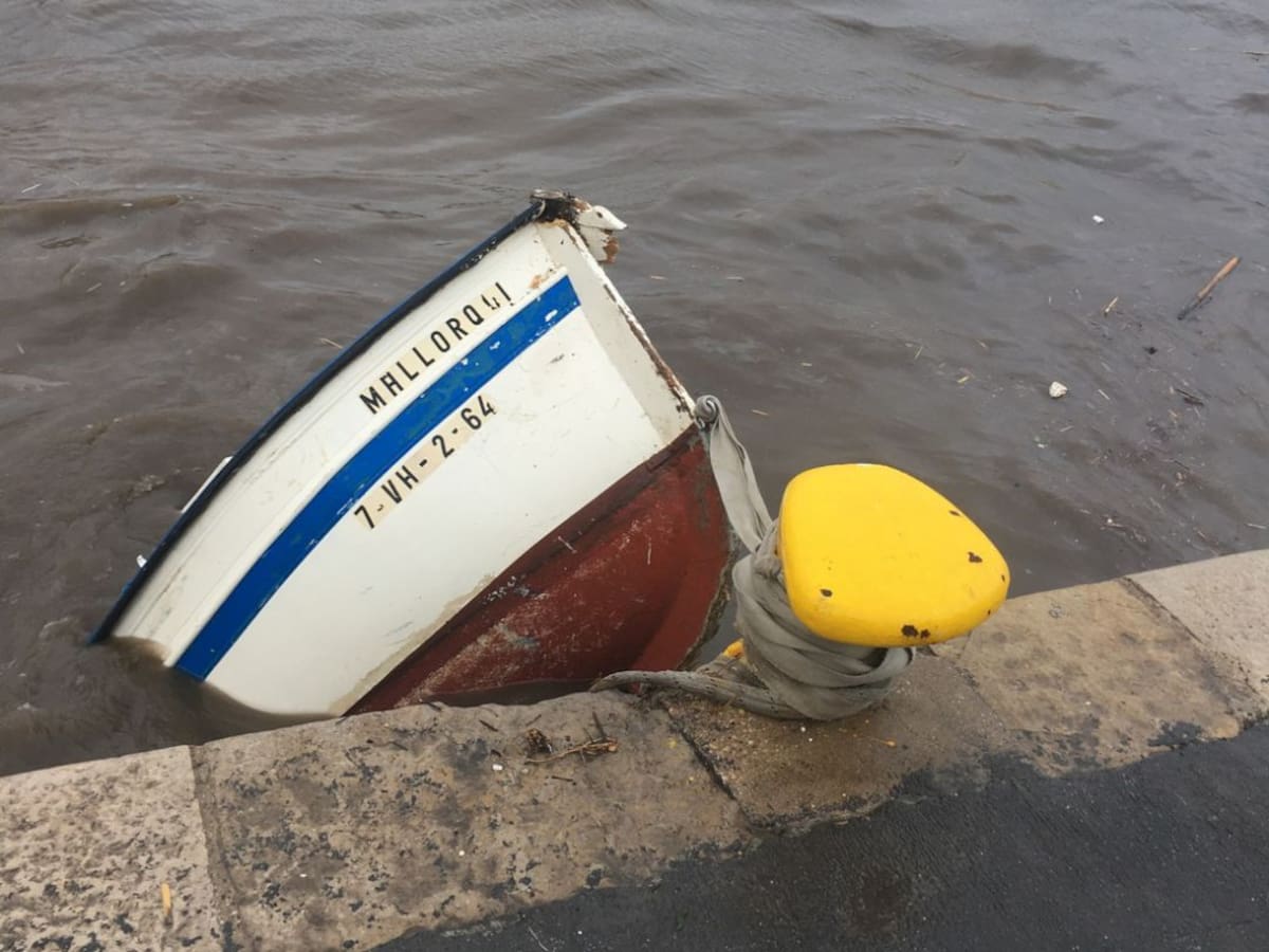 Barcas hundidas en el barranc de Sant Nicolau por el temporal de mar