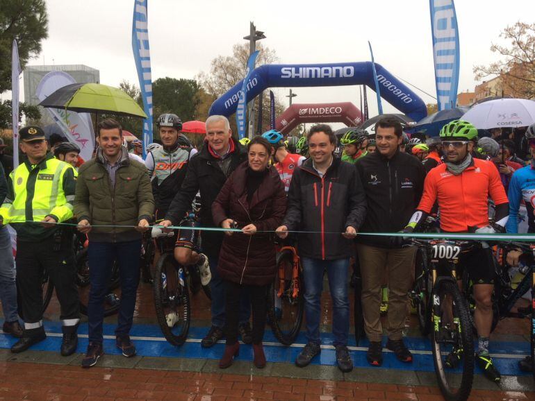 Salida de la Andalucía Bike Race, este miércoles en Córdoba