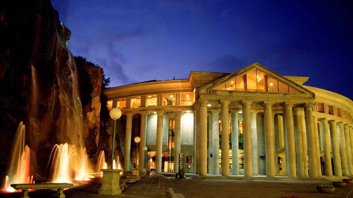 Los músicos de la Sinfónica de Galicia exigen vigilancia en el Palacio de la Ópera tras el robo en los camerinos