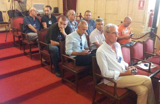 Miembros del comité de empresa de Limasa durante la comisión de investigación de la empresa mixta de limpieza en el ayuntamiento de Málaga