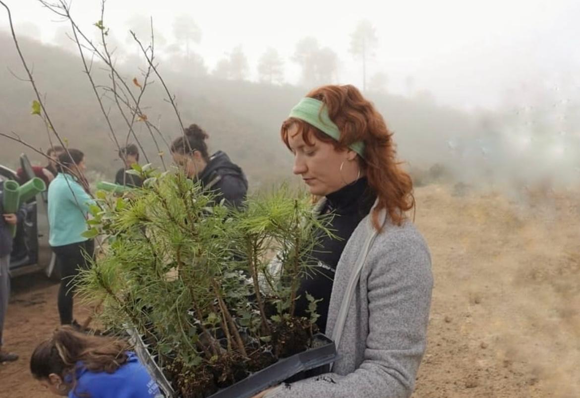 Voluntaria de &#039;Reforest Revive&#039; en Riópar, Albacete. Imagen de &#039;Reforest Revive&#039;.