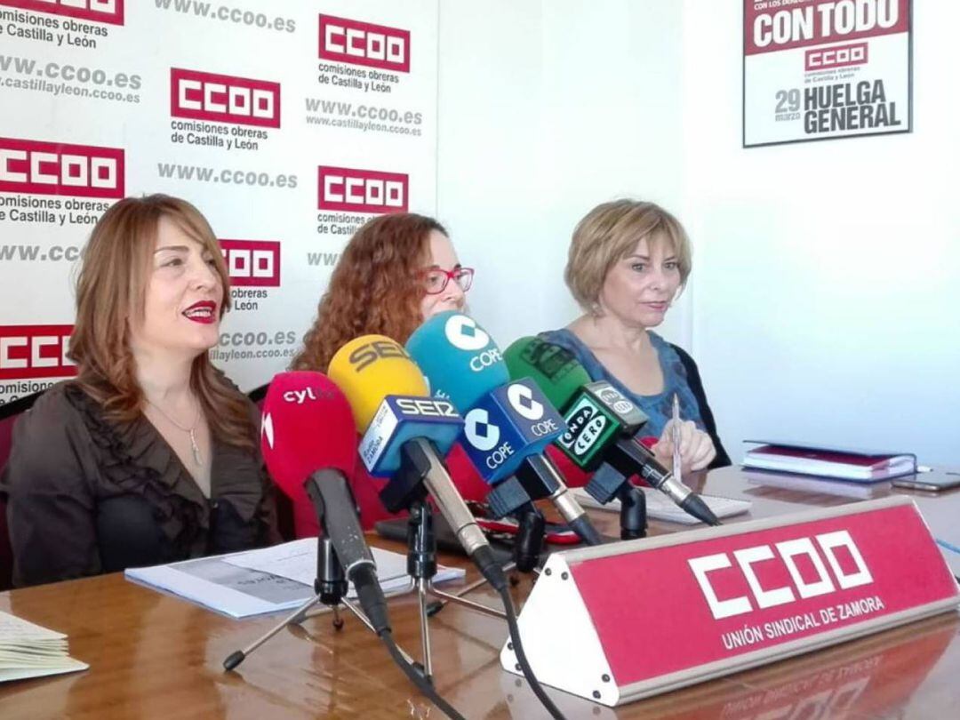 Ana Rosa Arribas interviene en una rueda de prensa del sindicato en Zamora