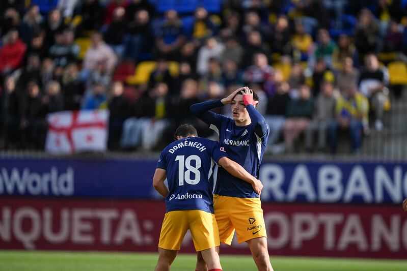 Lautaro es lamentava després d&#039;una ocasió perduda, ahir a l&#039;estadi de la FAF