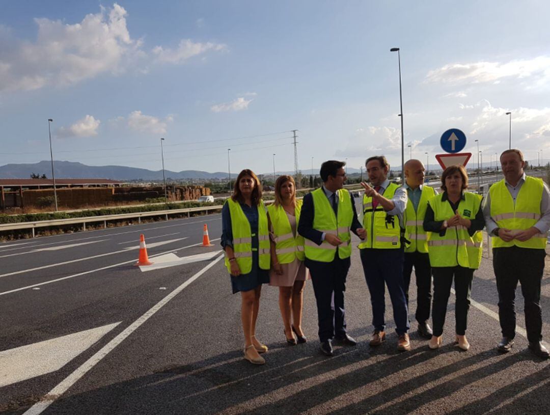 Inauguración del carril de acceso a la autovía desde el PTS con la presencia del consejero de Fomento y el alcalde de Granada, entre otras autoridades