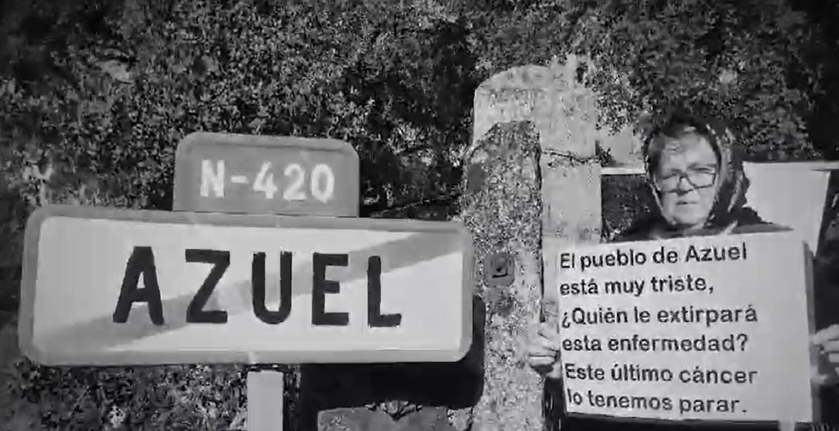 Imagen del video reivindicativo que ha realizado la población de la aldea de Azuel (CArdeña) por la reducción del horario de atención sanitaria.