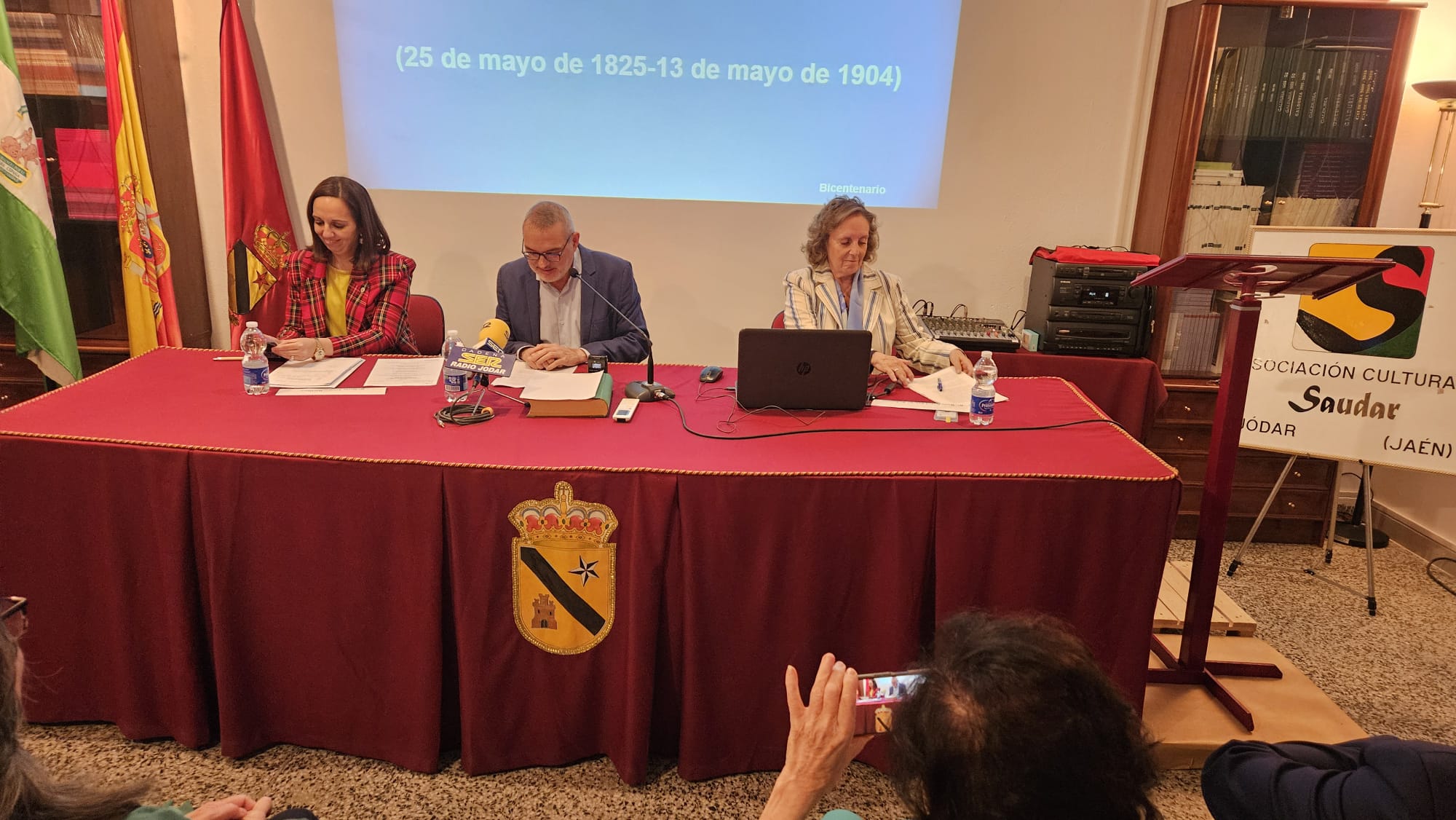 Momento de la intervención del presidente de la Asociación Cultural Saudar, Ildefonso Alcalá