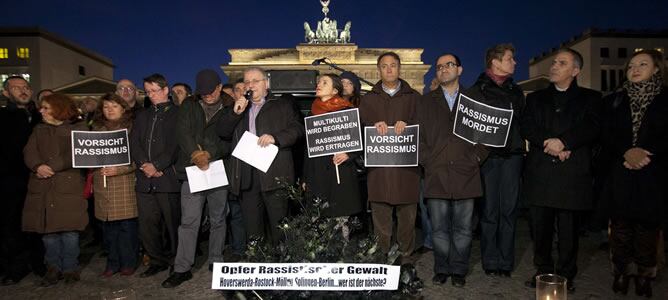 Concentración en la Puerta de Brandenburgo en protesta contra los neonazis