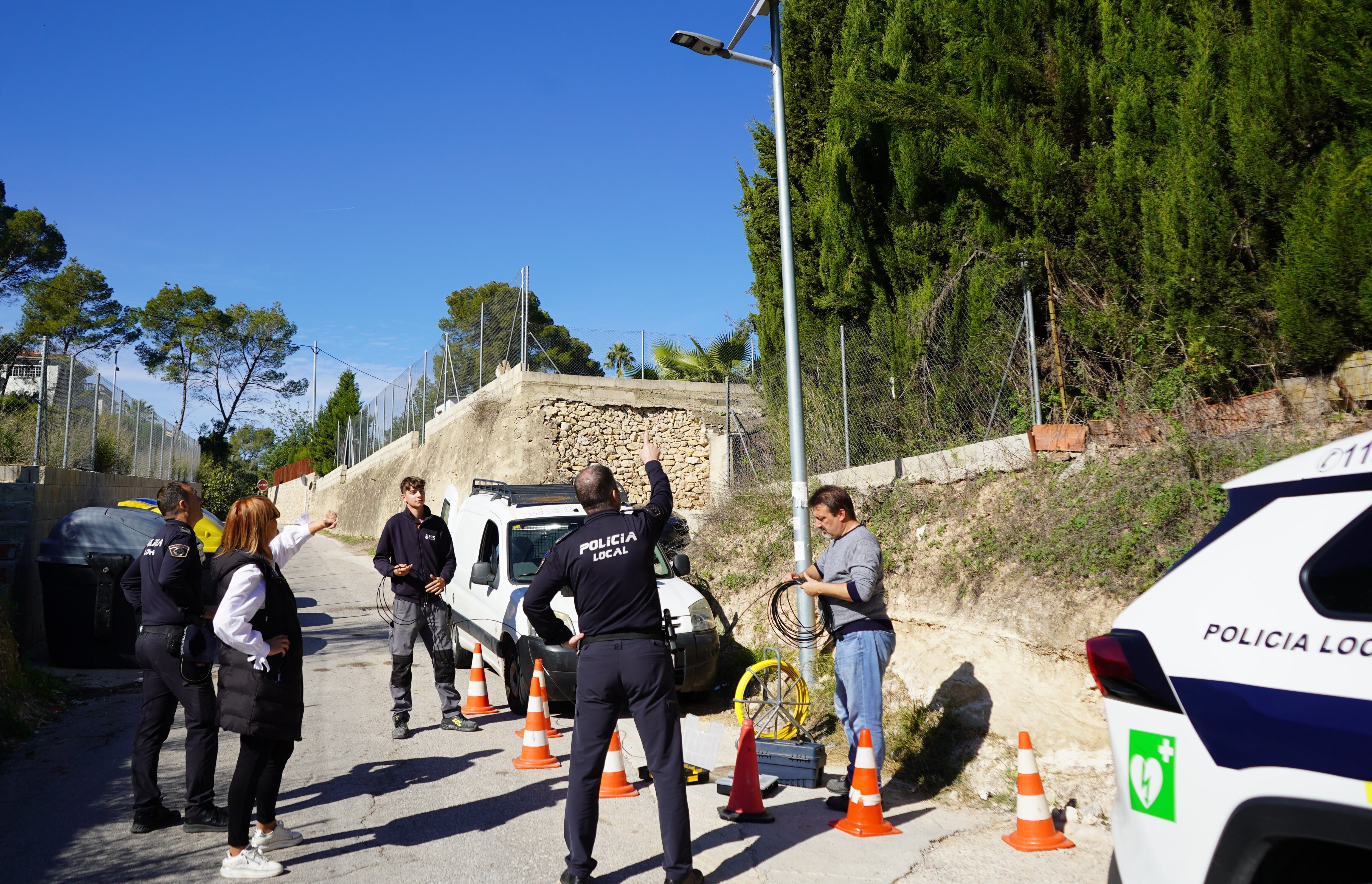 Instalación de cámaras en Bixquert. Fuente: Ajuntament de Xàtiva