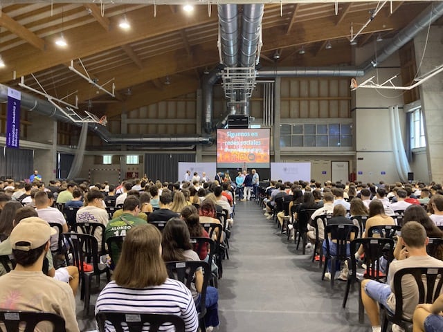 Alumnos de nuevo ingreso en la jornada de acogida del Campus de Alcoy de la UPV