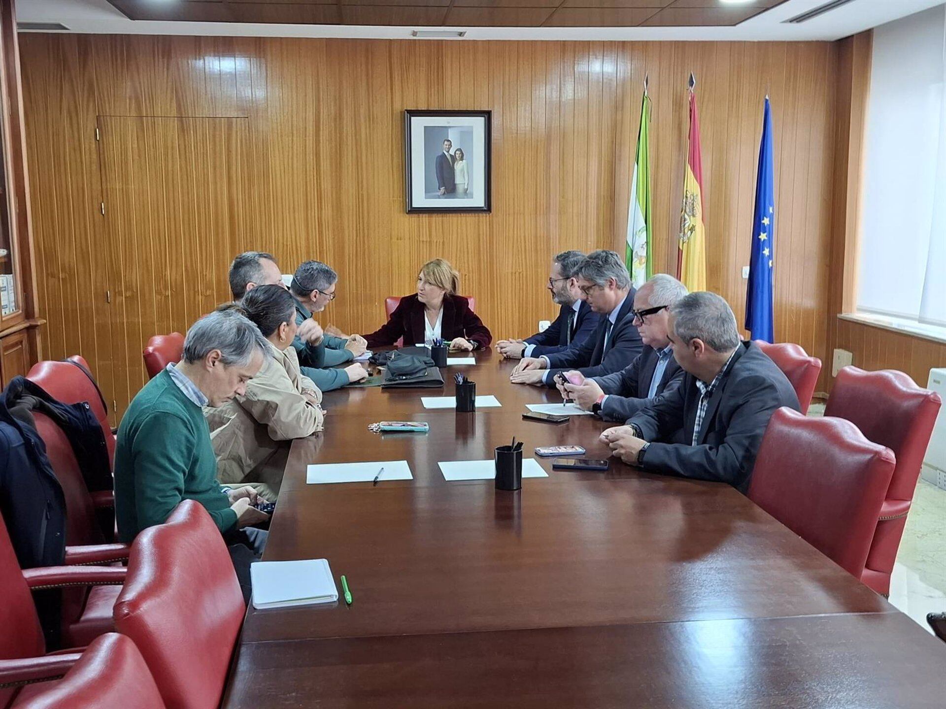 Reunión de trabajo para poner en común todas las actuaciones sobre la desaparición de la menor en Montoro