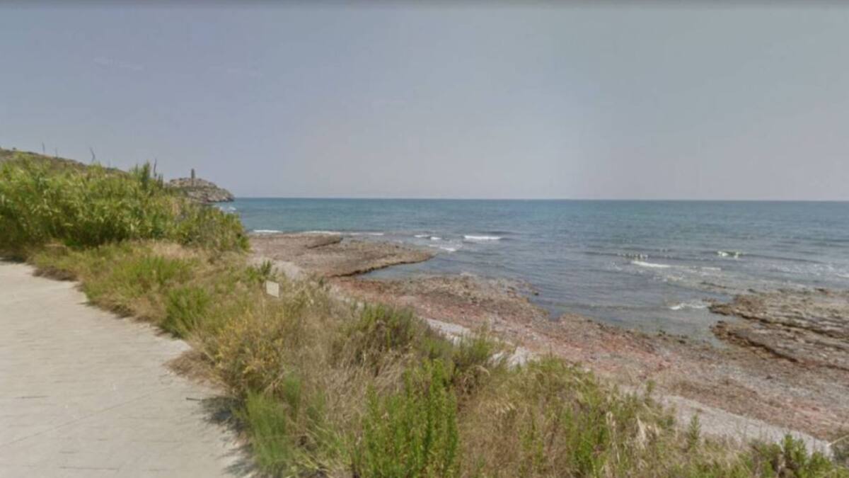 Investigan la aparición de una embarcación en La Renegá que podría estar vinculada con las drogas