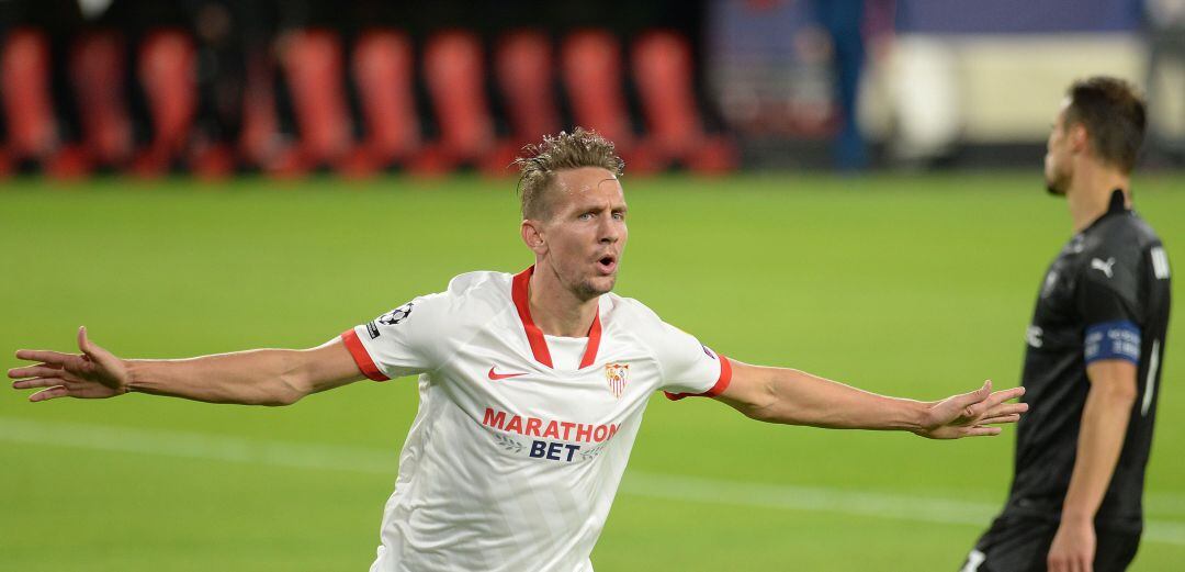 De Jong celebra el gol del partido