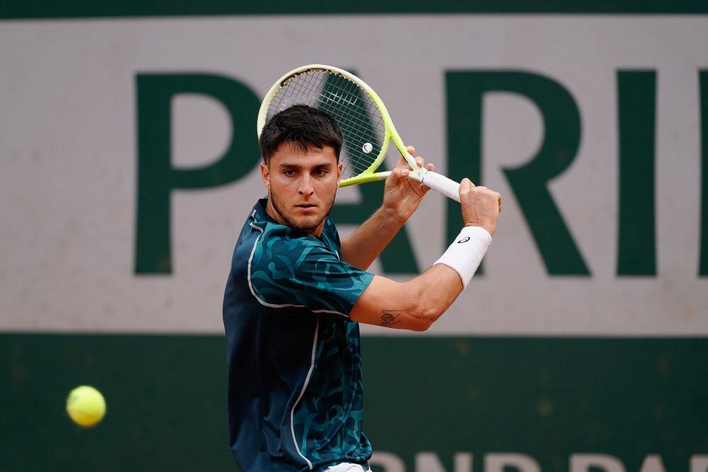 Pablo Llamas durante su partido en Roland Garros