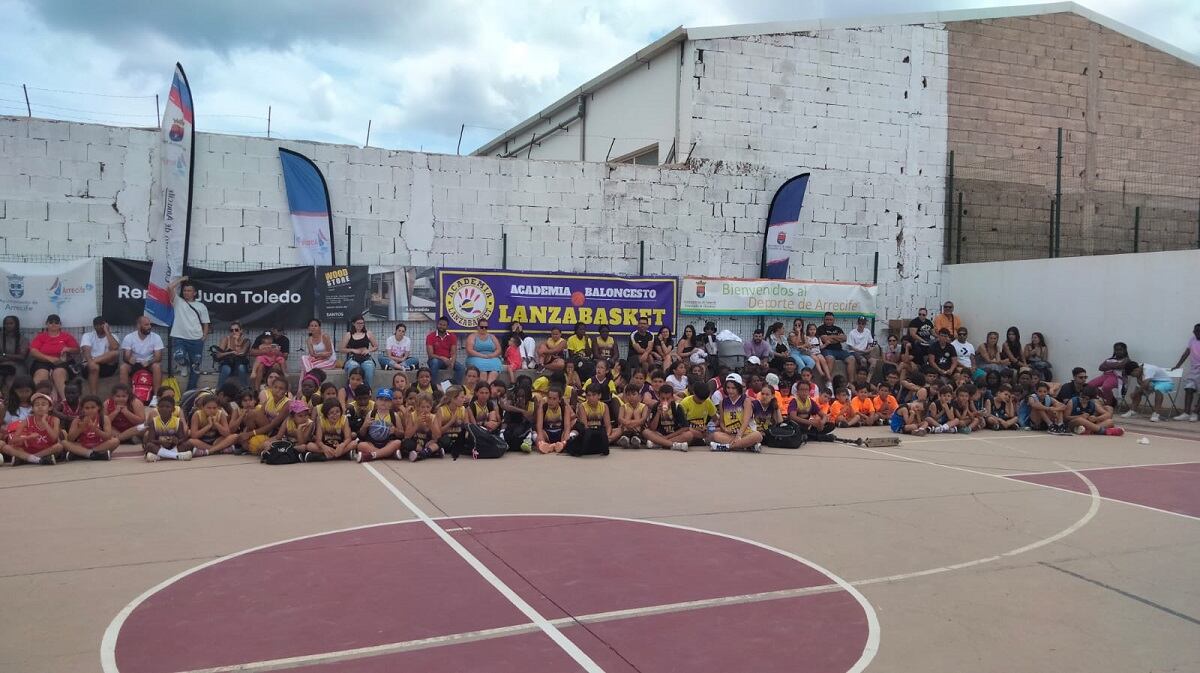 Participantes en el &#039;Torneo de Baloncesto Lanzabasket&#039;.