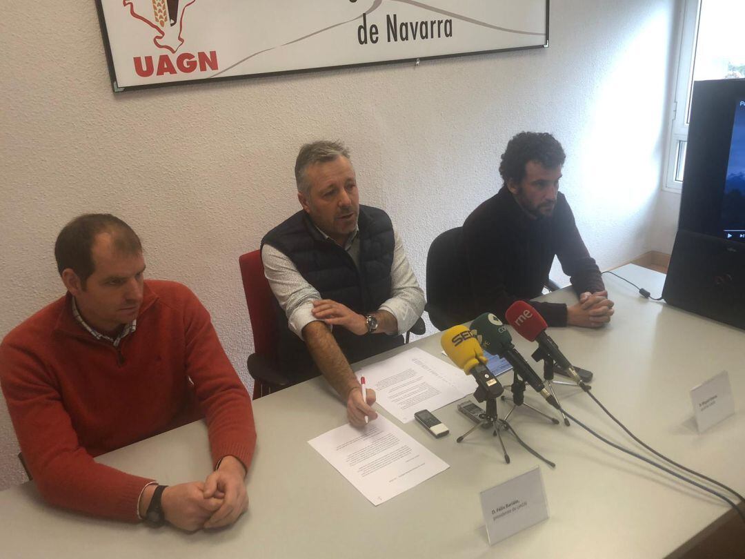 Gonzale Palacios, vicepresidente de UAGN; Félix Bariáin, presidente de UAGN y Miguel Unzue, vocal de UAGN. 