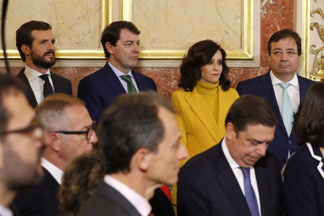 La presidenta de la Comunidad, Isabel Díaz Ayuso junto al presidente del PP, Pablo Casado, el presidente de Castilla y León, Alfonso Fernández Mañueco y el presidente de Extremadura, Guillermo Fernández Vara 