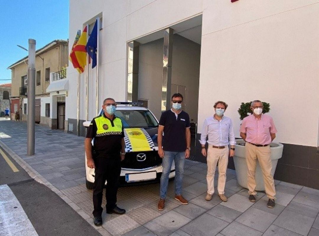 Moll Auts entrega un nuevo vehículo policial al Ayuntamiento del Real de Gandia 