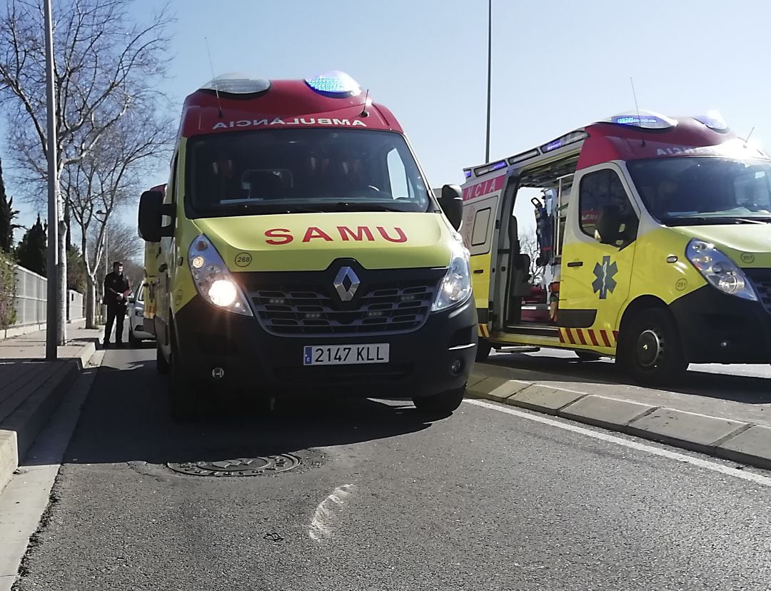 Una mujer de 40 años da a luz en la ambulancia de camino al hospital