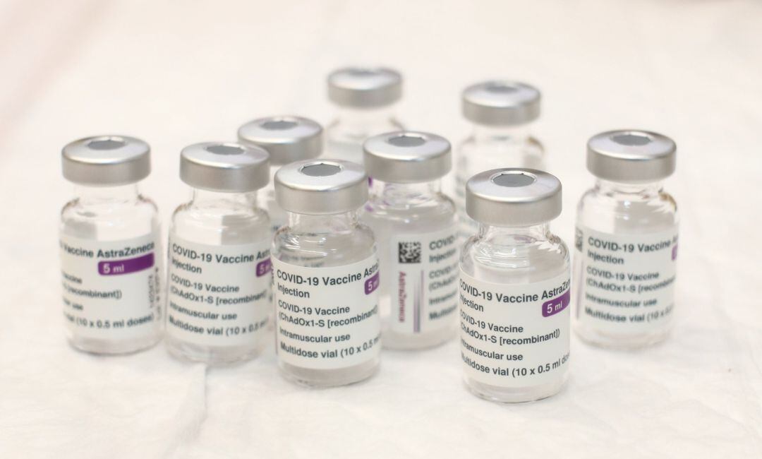Imagen de archivo de viales de la vacuna de AstraZeneca.