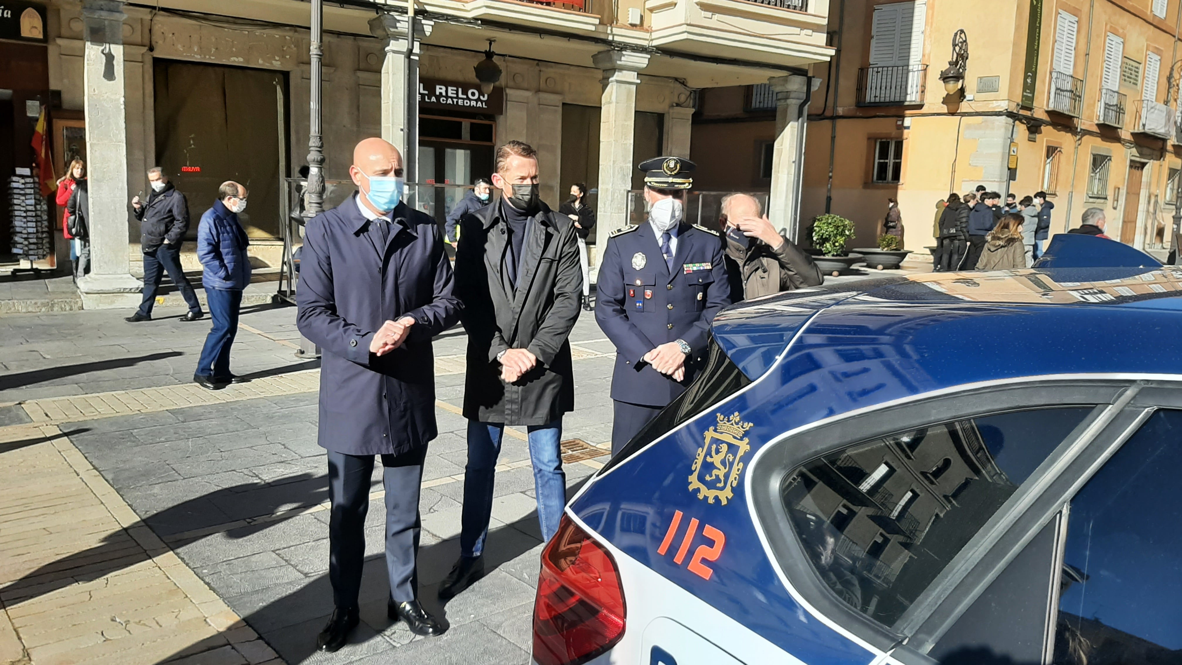 José Antonio Díez durante la presentación de los nuevos vehículos de la Policía Local