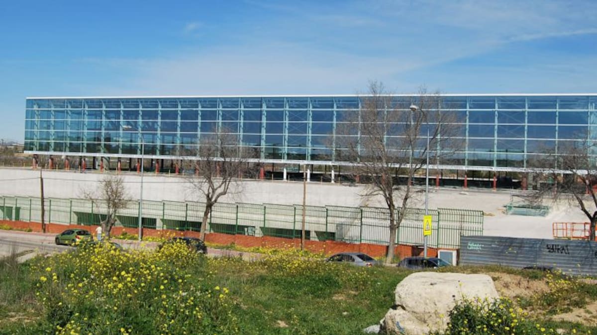 Diez años de espera: Móstoles toma el control del pabellón Andrés Torrejón para culminar las obras