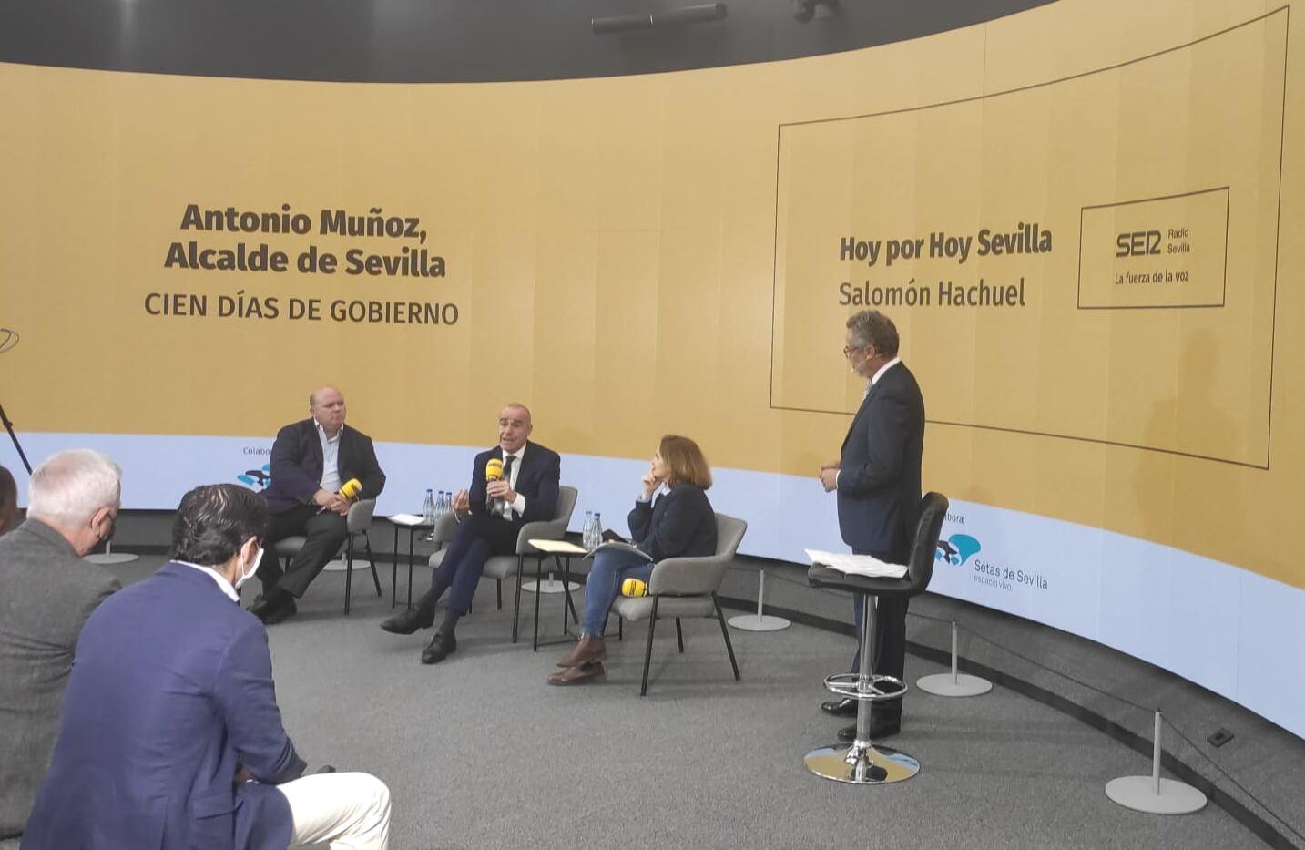 Jornada organizada por Radio Sevilla. En la imagen Javier Márquez, Antonio Muñoz, Sonsoles Ferrín y Salomón Hachuel