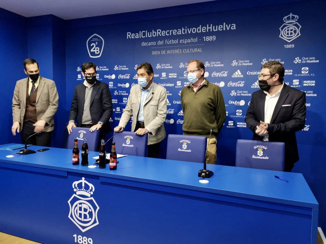 Imagen de la rueda de prensa tras la reunión del Consejo de Administración.