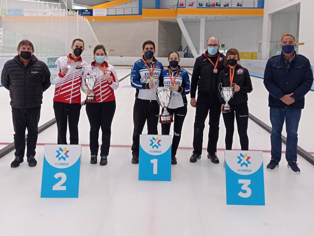 El CH Jaca, bronce en el Campeonato de España de dobles mixtos de curling