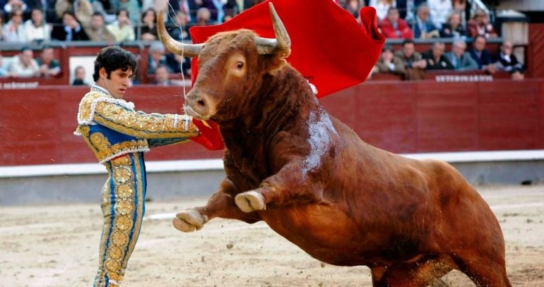 Alejandro Talavante en plena acción