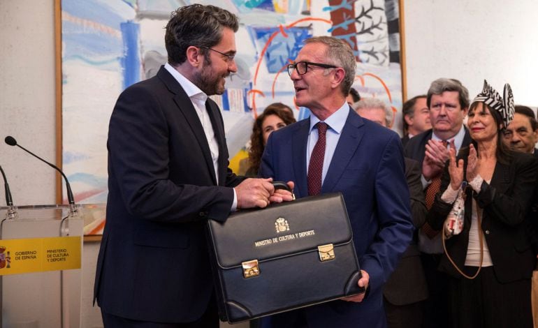 El ministro de cultura y Deporte, José Guirao durante el traspaso de carteras con el ministro saliente Máxim Huerta en el ministerio de Cultura y Deporte en Madrid. 