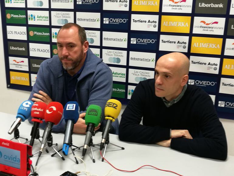 Héctor Galán y Carles Marco durante la rueda de prensa tras finalizar la temporada.