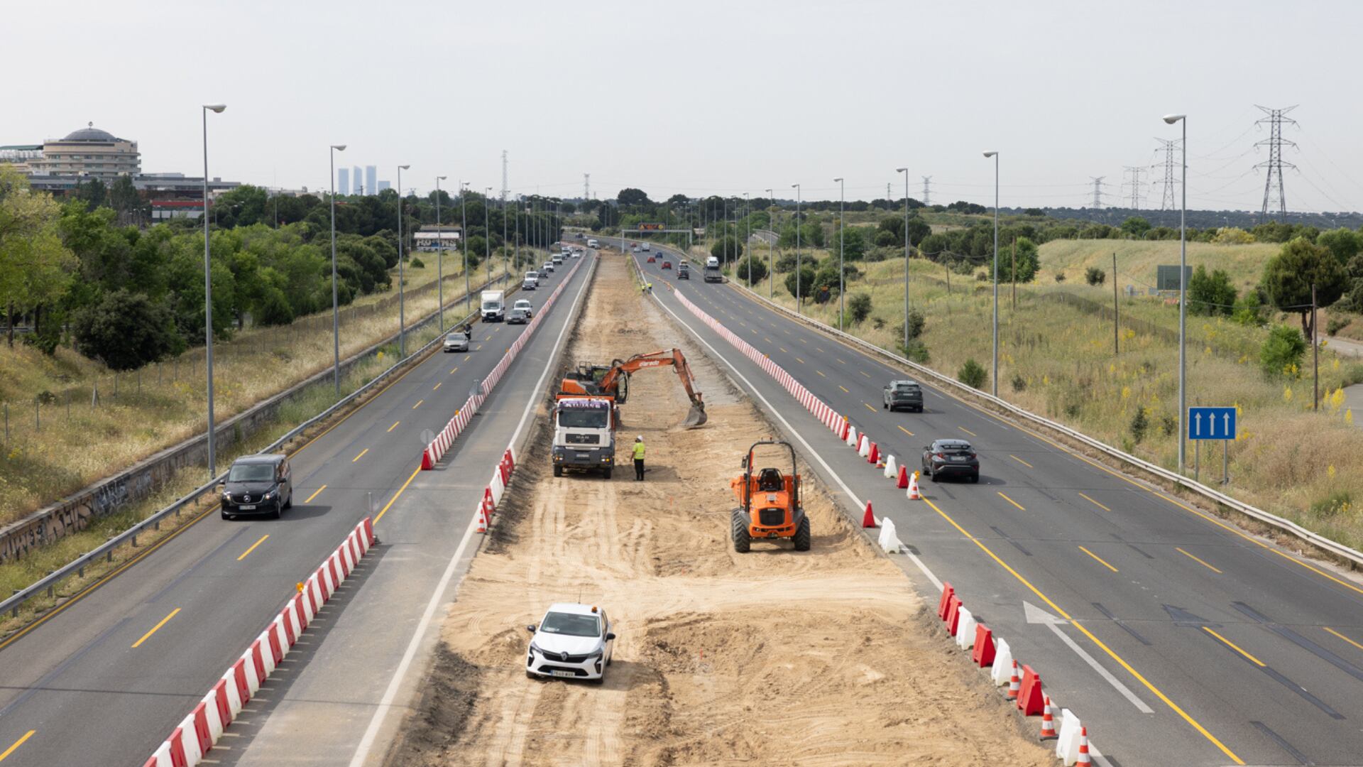 Obras de construcción de un tercer carril por sentido en la M-607, entre Colmenar Viejo y Tres Cantos