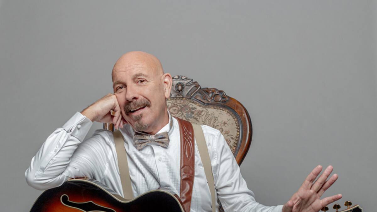 "Se han cepillado nuestras sociedades de autores": la crítica de Javier Ruibal sobre la situación de la industria musical