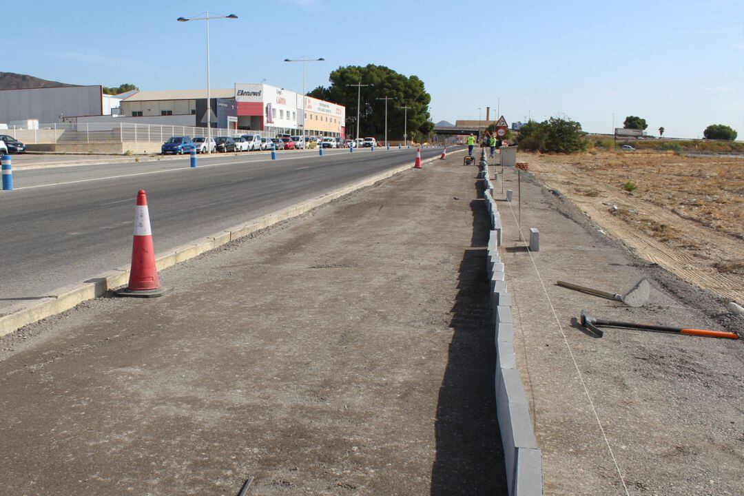 Construcción carril ciclopeatonal