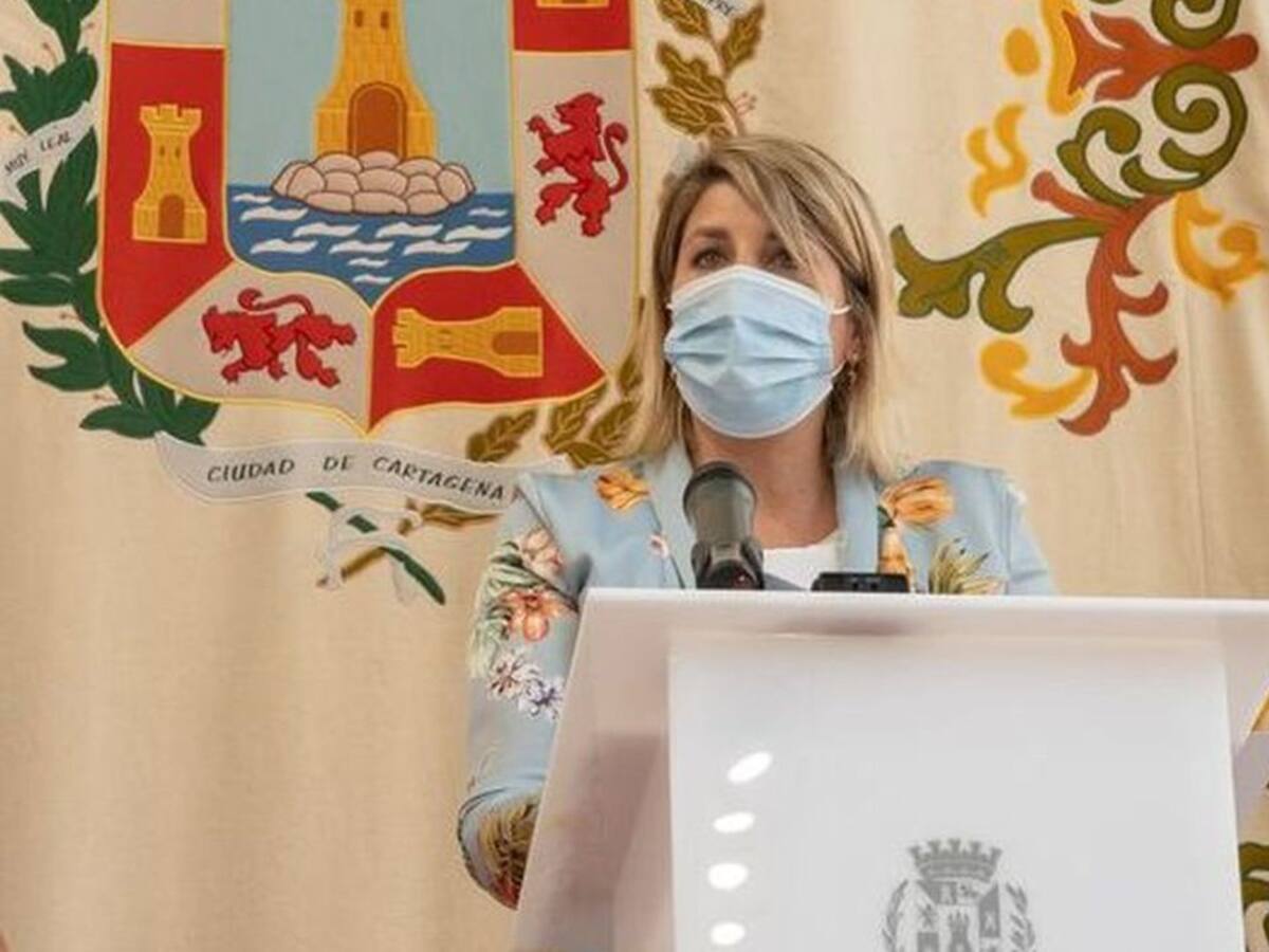 La alcaldesa de Cartagena hace a los jóvenes un "llamamiento a la responsabilidad"