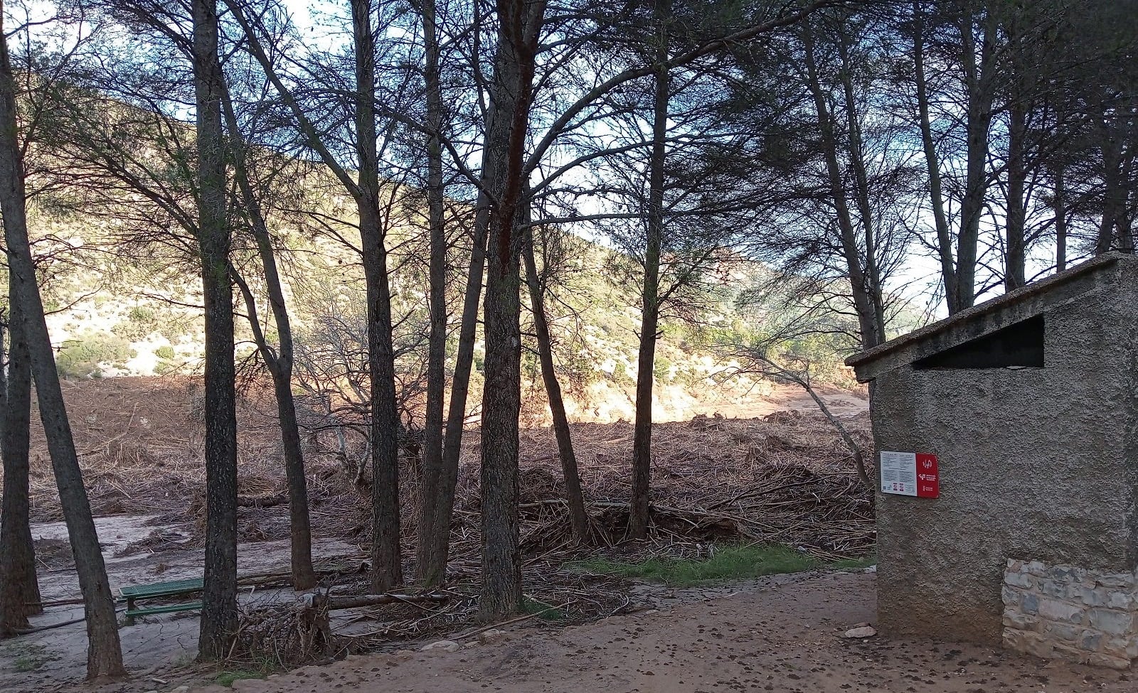 Imágenes de la zona de acampada del Embalse de Buseo, en Chera, tras el paso de la DANA de 2024.