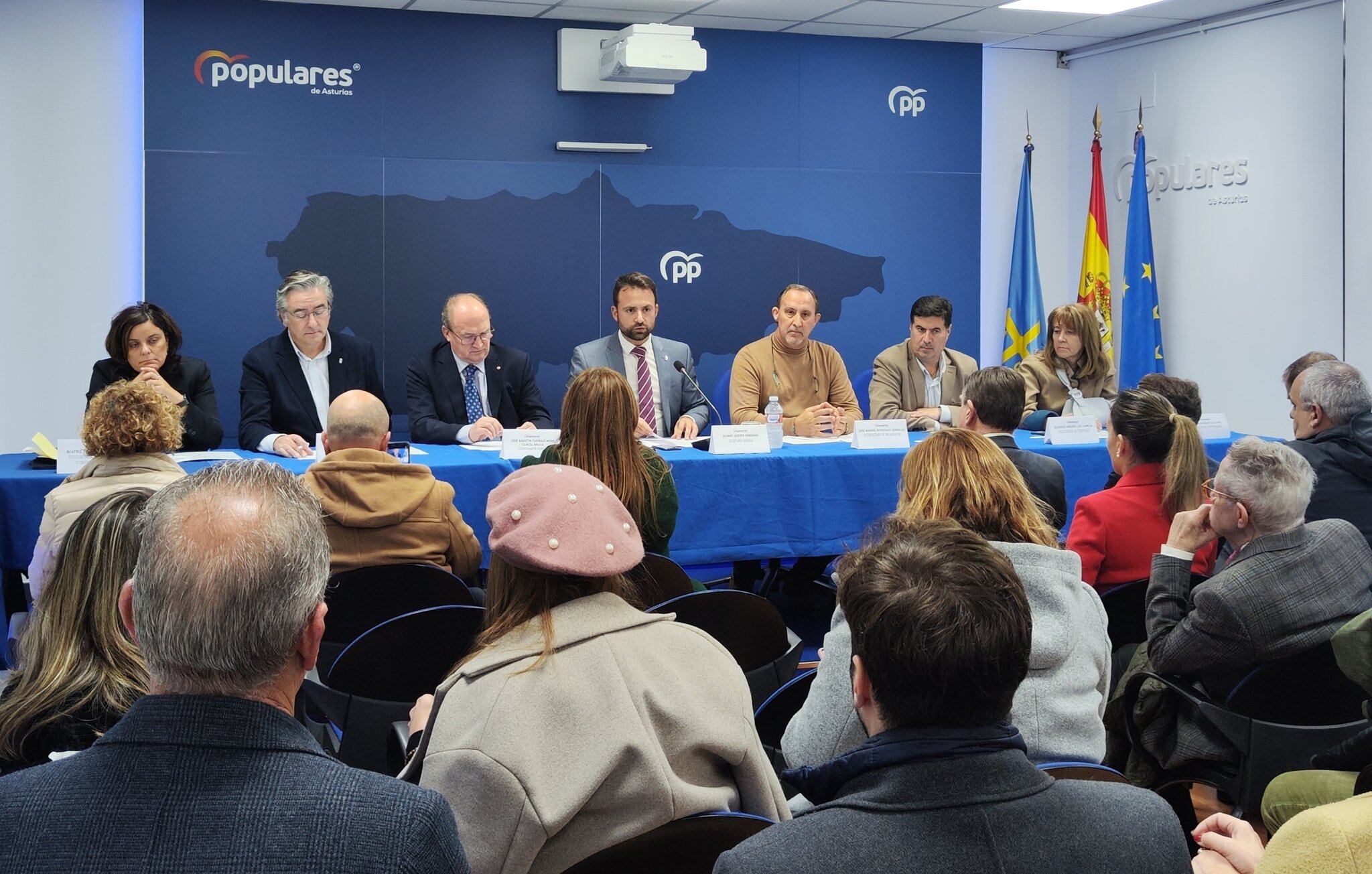 Reunión del Comité Ejecutivo del PP asturiano en su sede de Oviedo.