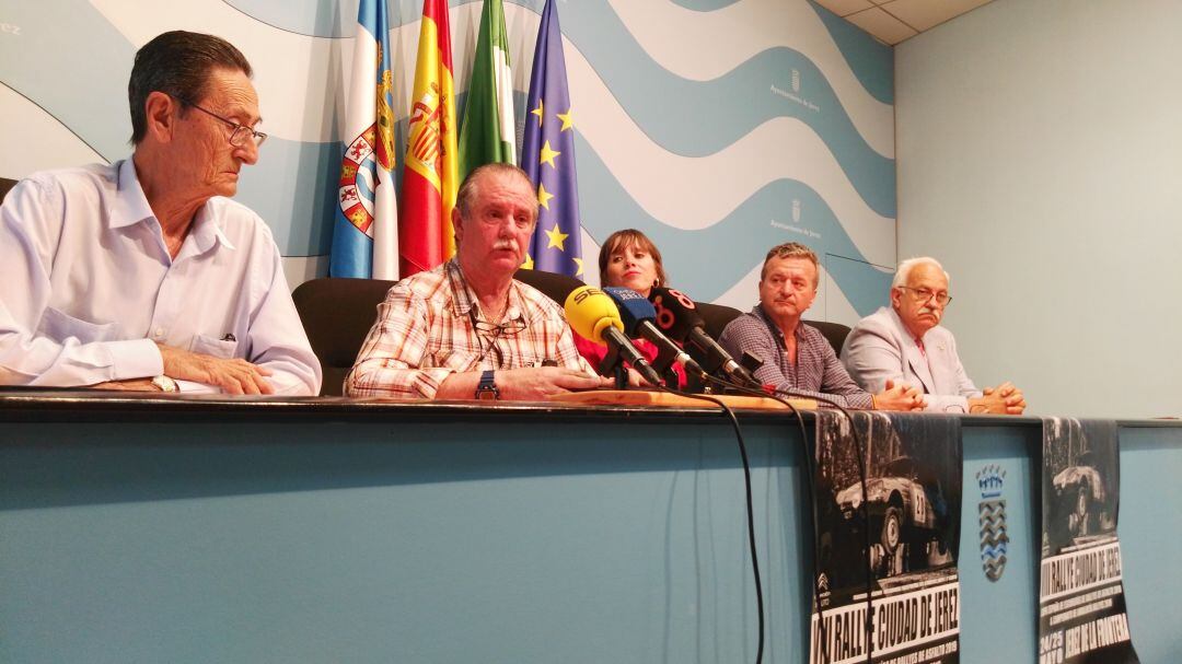 Presentación del Ciudad de Jerez en el Ayuntamiento  