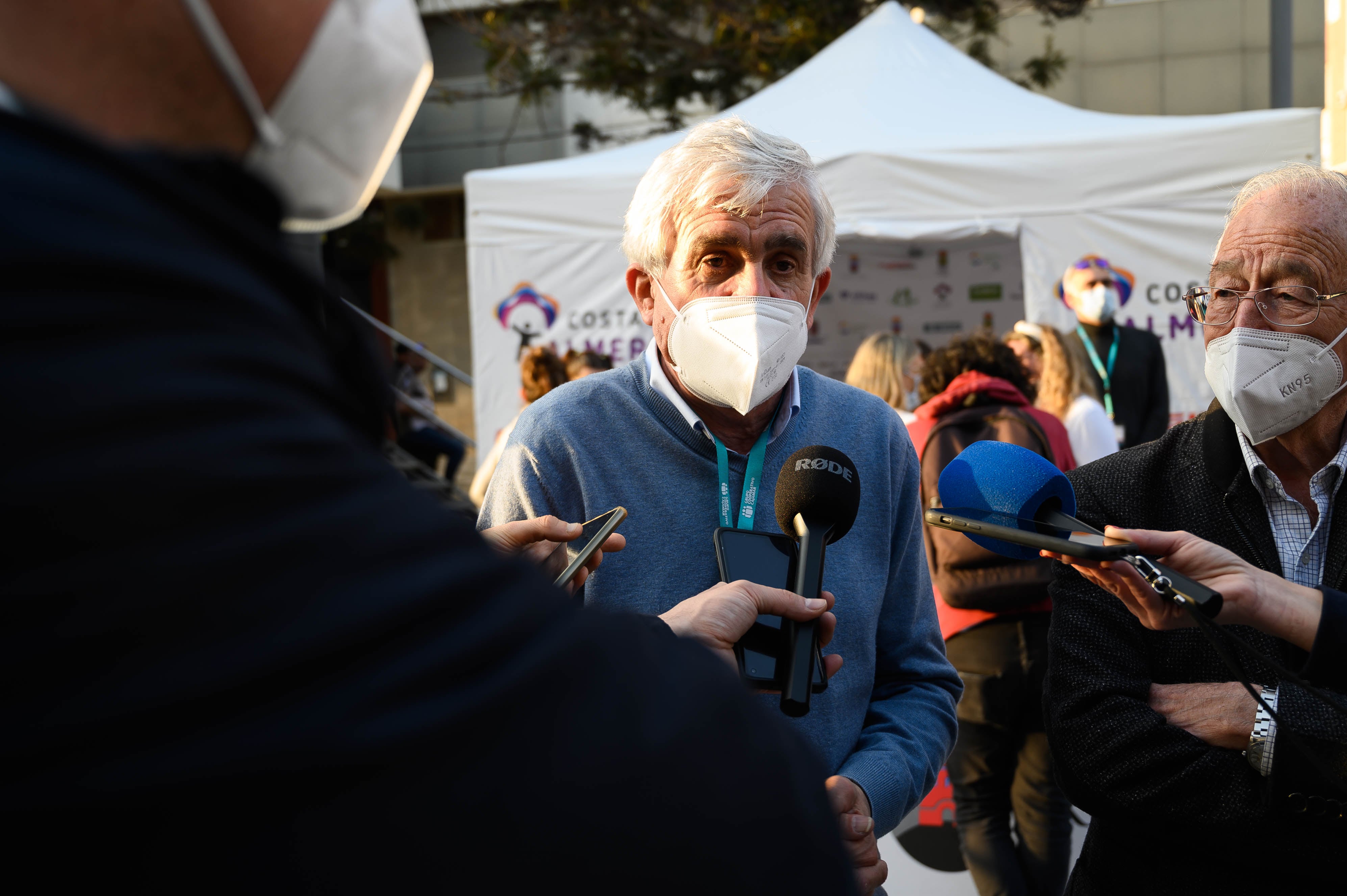 El director de la Clásica Ciclista de Almería toma la palabra.