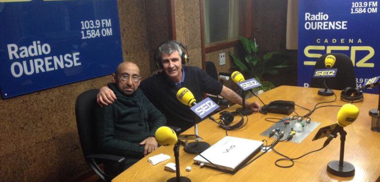 Javier Gonzalez, con Moncho Conde Corbal en Radio Ourense