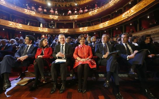 GRA267. SAN SEBASTIÁN (GIPUZKOA), 23/01/2016.- El lehendakari, Iñigo Urkullu (3i), junto al alcalde de la ciudad, Eneko Goia (i), y el ministro de Educación y Cultura en funciones, Íñigo Méndez de Vigo (2d), entre otras autoridades, durante el acto que ha