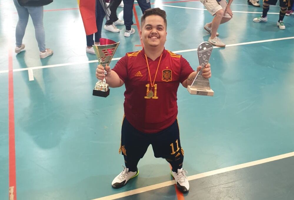 Cristian Pujante celebrando el subcampeonato de Europa celebrado en Mazarrón