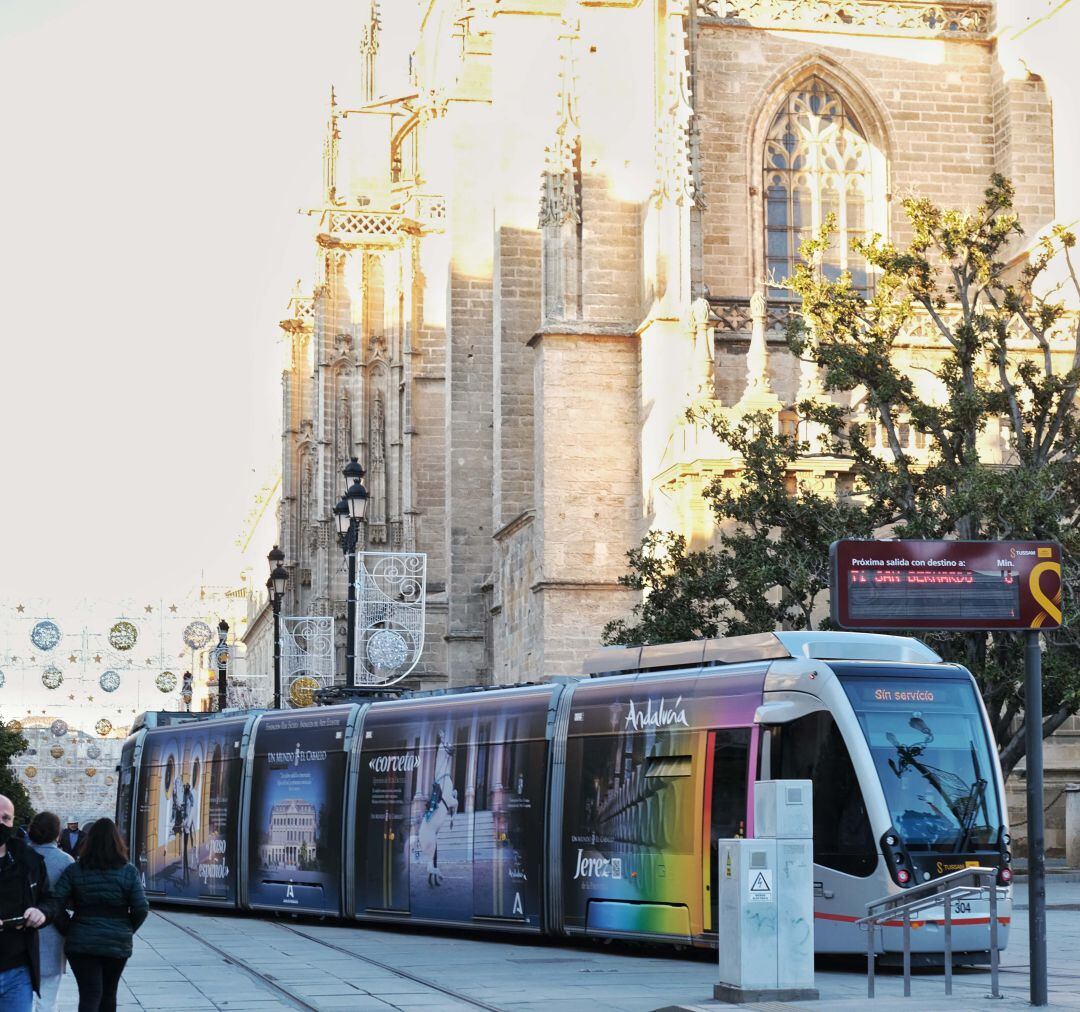 Imágenes de la Real Escuela lucen ya en el Metrocentro de Sevilla