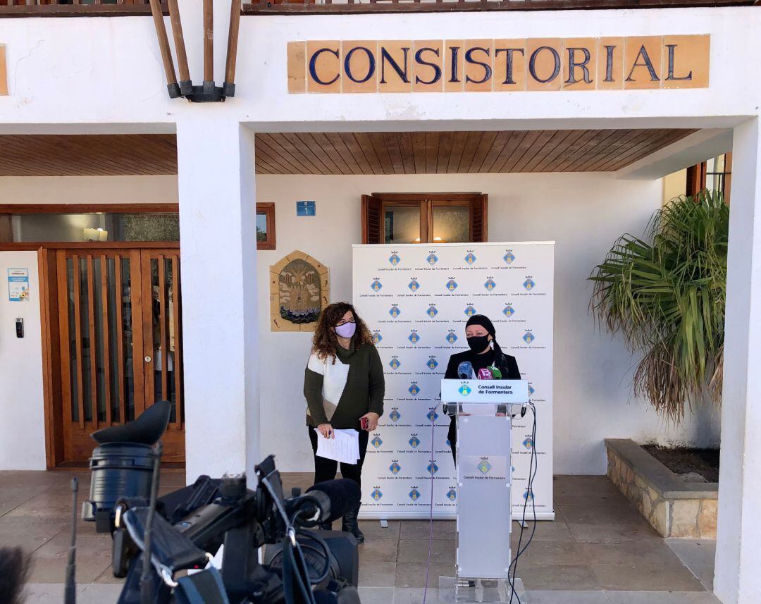 Pilar Costa y Alejandra Ferrer